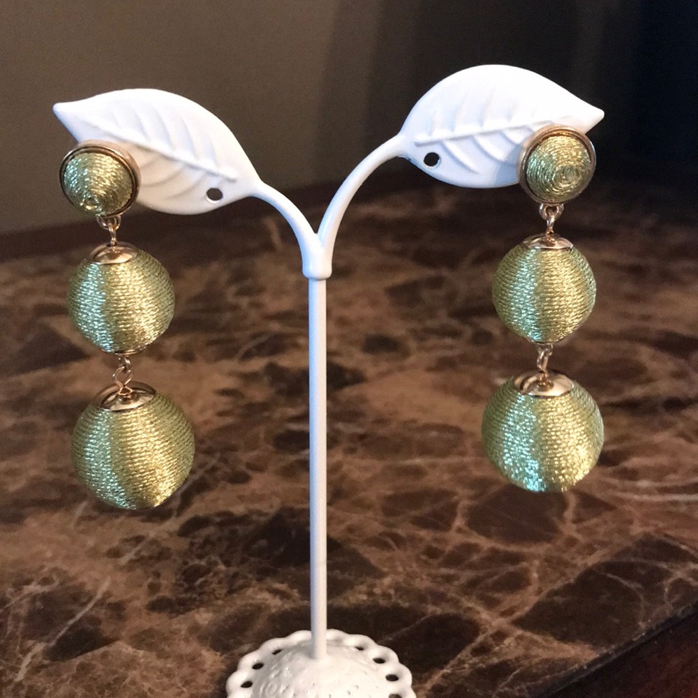 🆕 Beautiful earrings.